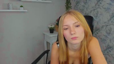 Chloeblonde webcam cam4 model stream image