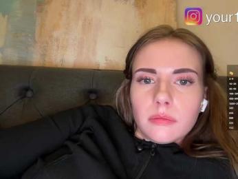 VikkiExtraCheese webcam model stream image