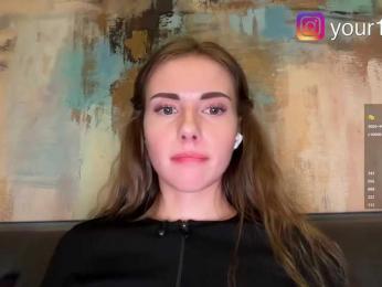 VikkiExtraCheese webcam model stream image