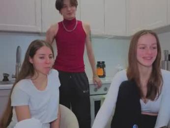 ihavepaws33 webcam model stream image