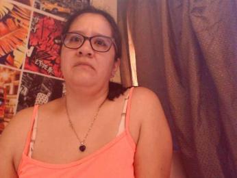 lucyLUxxx webcam model stream image