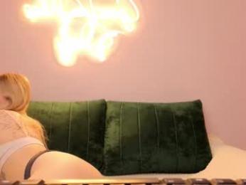 nanami_v02 webcam model stream image