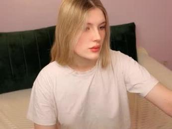 nanami_v02 webcam model stream image