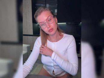 sweeetpeach webcam model stream image