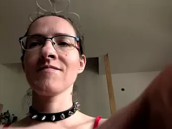 Milky_hairy_mommy webcam model stream image