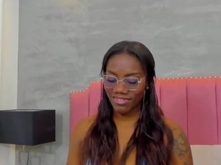 alaia-colinss webcam model stream image