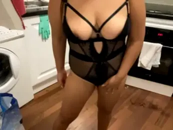 petite-Alondra webcam model stream image