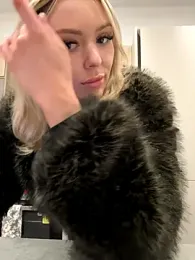 lolableux webcam model stream image