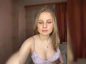 FuckedHoles webcam model stream image