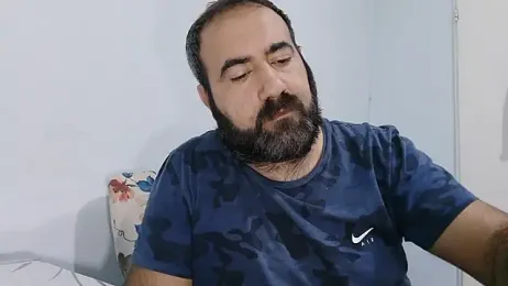 dark-look webcam model stream image