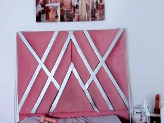 Mia Quevedo webcam model stream image