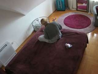 voyeurcam-julmodels-whitebed-4 webcam model stream image