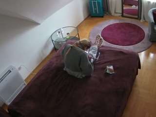 voyeurcam-julmodels-whitebed-4 webcam model stream image