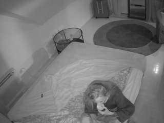 voyeurcam-julmodels-whitebed-4 webcam model stream image