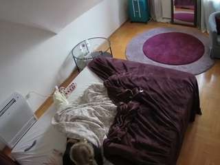 voyeurcam-julmodels-whitebed-4 webcam model stream image
