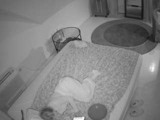 voyeurcam-julmodels-whitebed-4 webcam model stream image