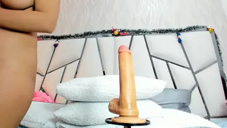 _aurora18_ webcam model stream image