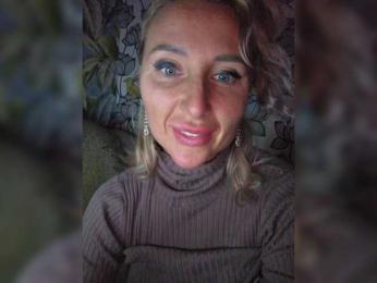 ARotikA webcam model stream image