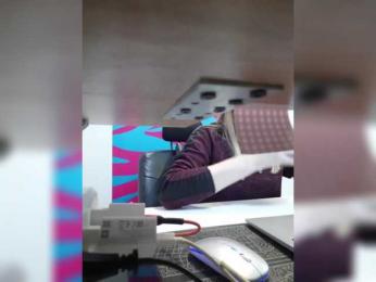 Xo4y-Tpax webcam model stream image