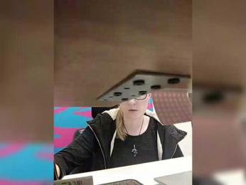 Xo4y-Tpax webcam model stream image