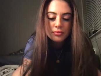 karinalynnn webcam model stream image