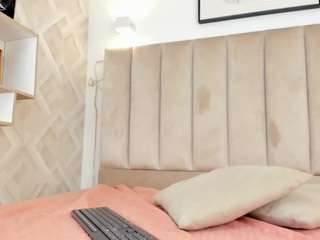 annie-queen webcam model stream image