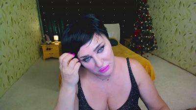 KiraTempt webcam model stream image