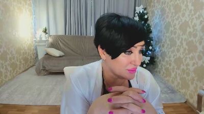 KiraTempt webcam model stream image