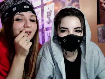 Dark-Pictur- webcam model stream image