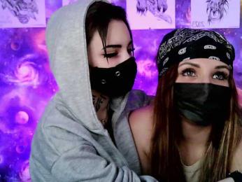 Dark-Pictur- webcam model stream image