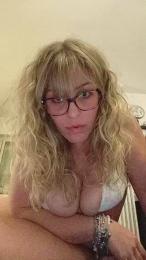 Ginny32 webcam model stream image