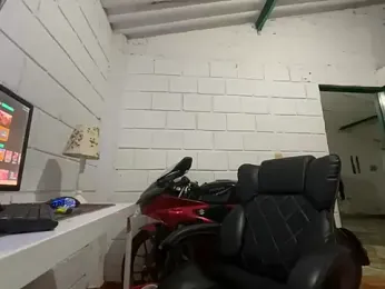 Max_TheHorseDick webcam model stream image