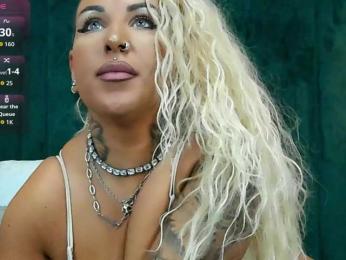 SierraQuinn webcam model stream image