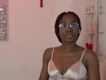 mila_n_max webcam model stream image