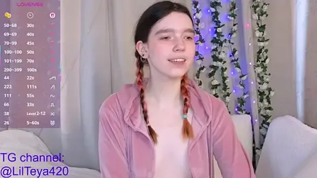 LilTeya webcam model stream image