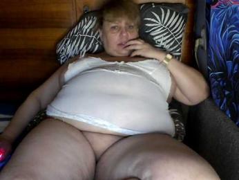 Julian-A webcam bongacams model stream image