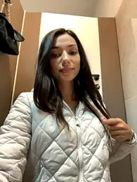 _MiaQueen_ webcam model stream image