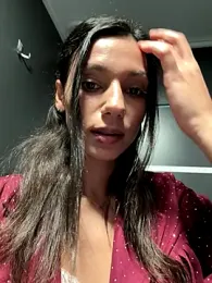 _MiaQueen_ webcam model stream image