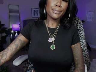 iamtattedqueen webcam model stream image