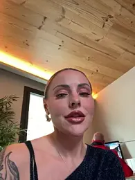 EmaSalis webcam model stream image