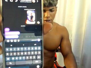 Dominnic Strong webcam model stream image