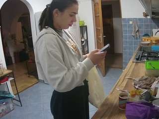 voyeurcam-julmodels-kitchen webcam model stream image