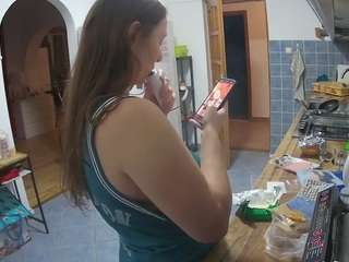 voyeurcam-julmodels-kitchen webcam camsoda model stream image