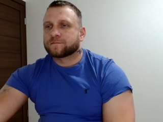 b-l-o-n-d webcam model stream image