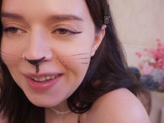 Thea Drewett webcam model stream image