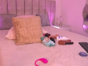 vvioleta_ webcam model stream image