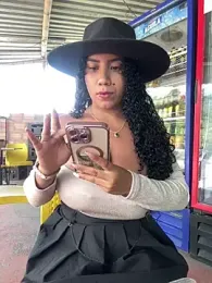 serena_willow webcam model stream image