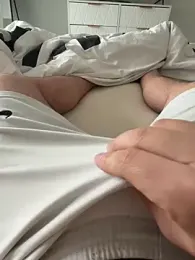 tiou72 webcam model stream image