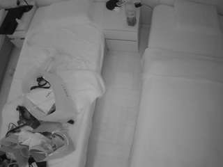 voyeurcam-julmodels-bed-5 webcam camsoda model stream image