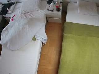 voyeurcam-julmodels-bed-5 webcam model stream image
